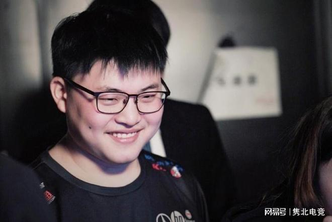 个人自信的 个人自信的