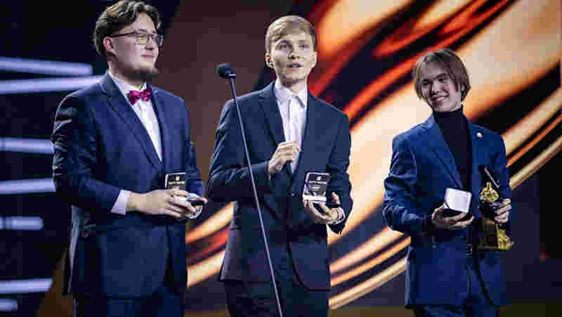 棋牌的同时 棋牌的同时