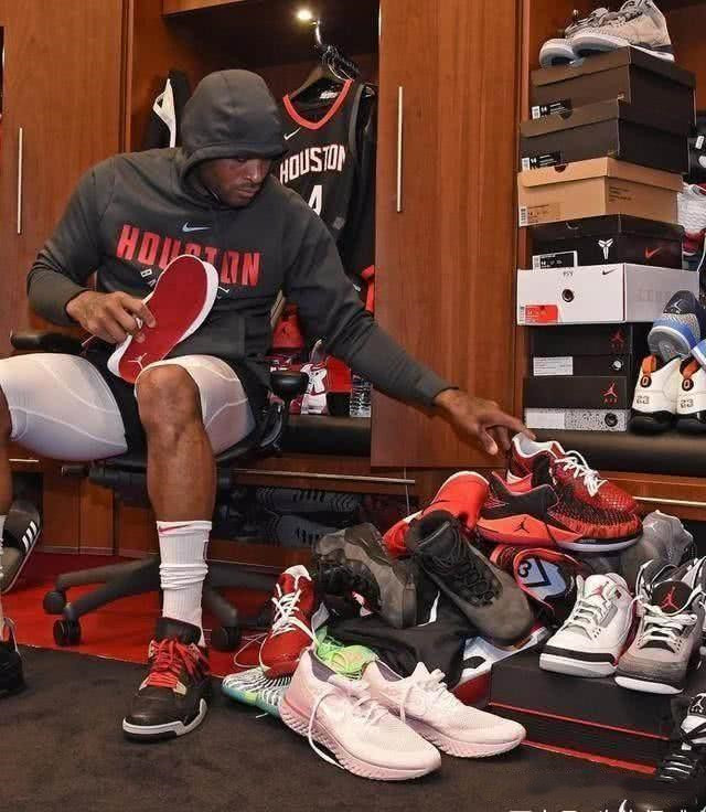 自无球跑位 自无球跑位